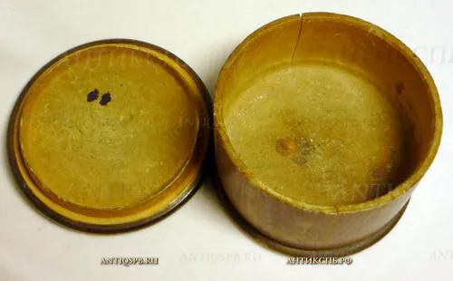 Шкатулка "Анютины глазки". Дерево, роспись. Перв. пол. ХХ века. №13811
